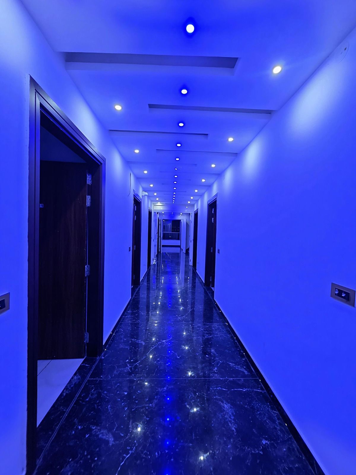 RedCarmine Hotel Image 5